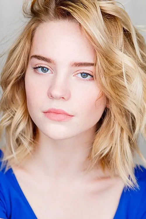 Sophie Thatcher photo