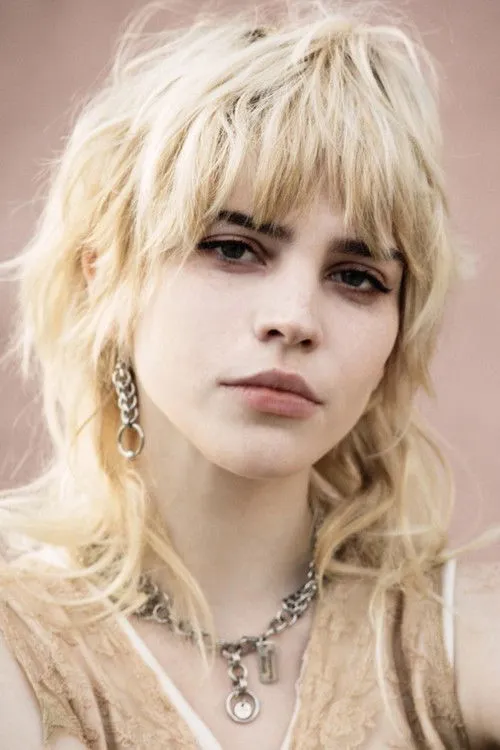 Sophie Thatcher photo