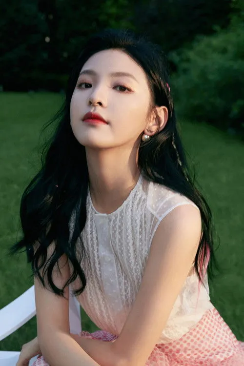 Zhang Ruonan photo