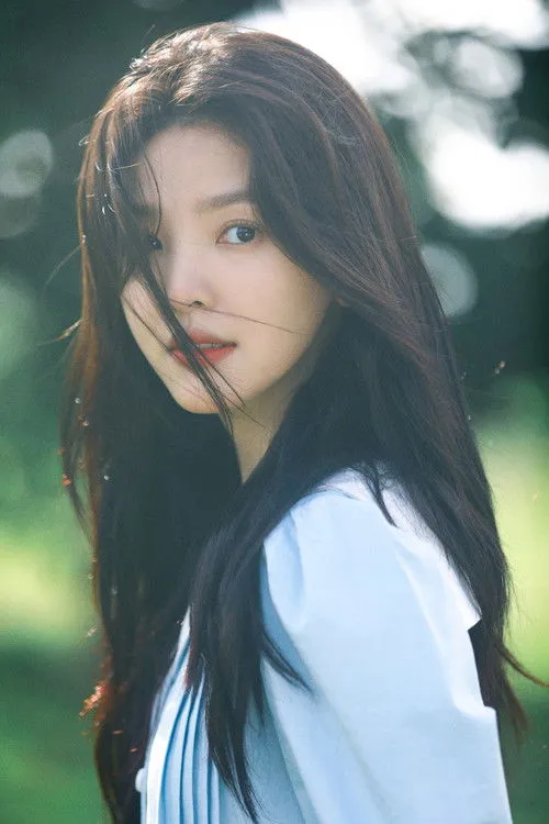 Zhang Ruonan photo