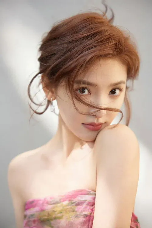 Zhang Ruonan photo