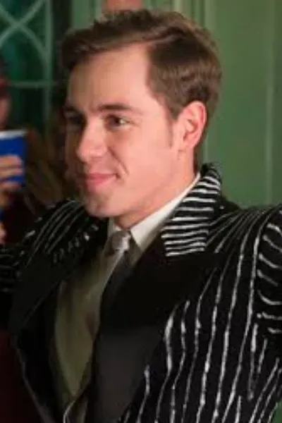 Munro Chambers photo