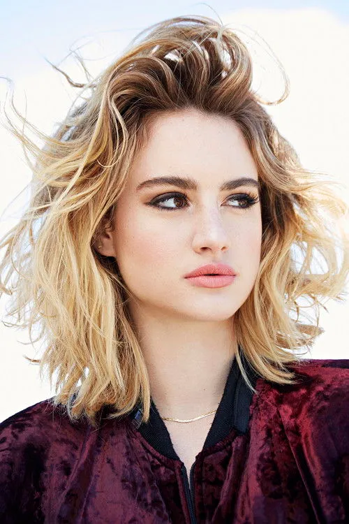 Grace Van Patten photo