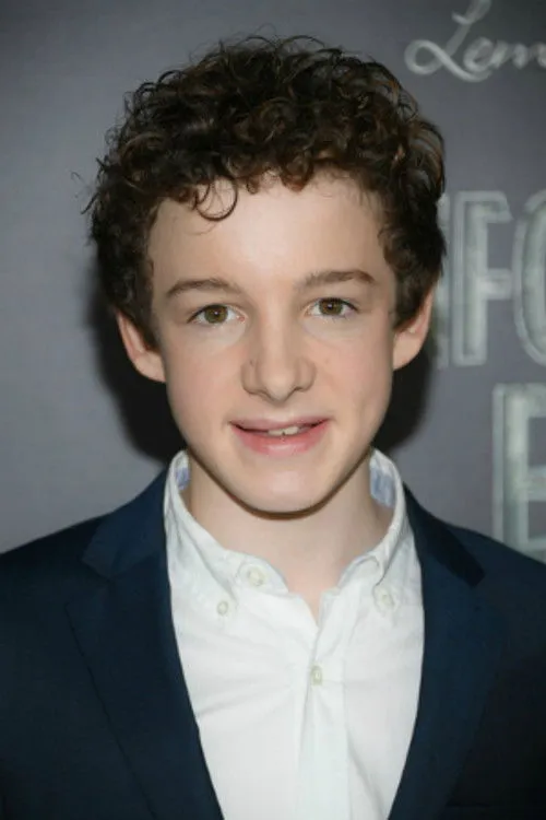 Louis Hynes photo
