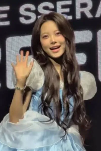 Hong Eunchae photo