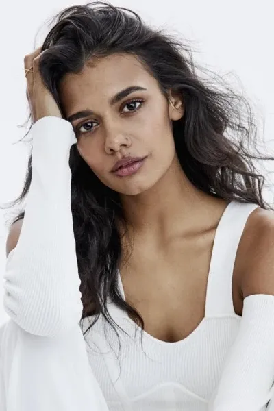 Madeleine Madden photo