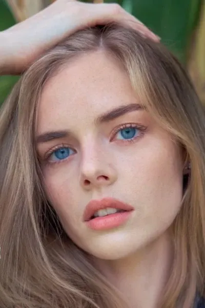 Samara Weaving photo