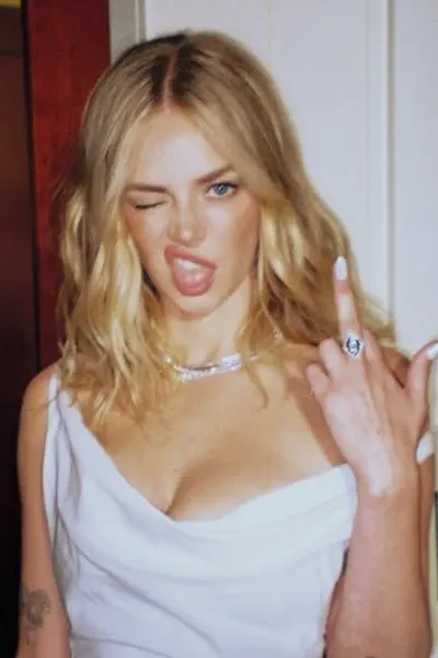 Samara Weaving photo