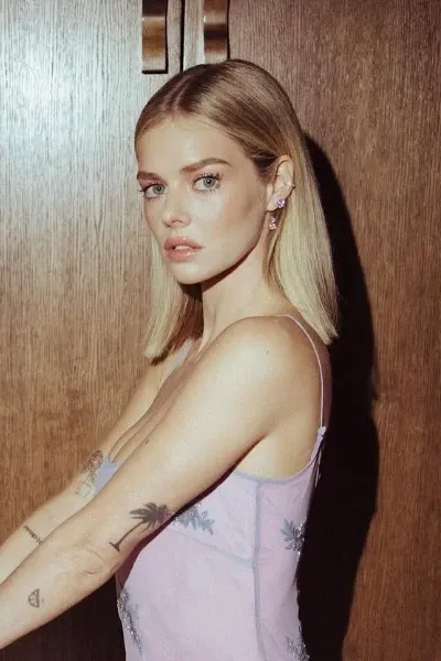 Samara Weaving photo