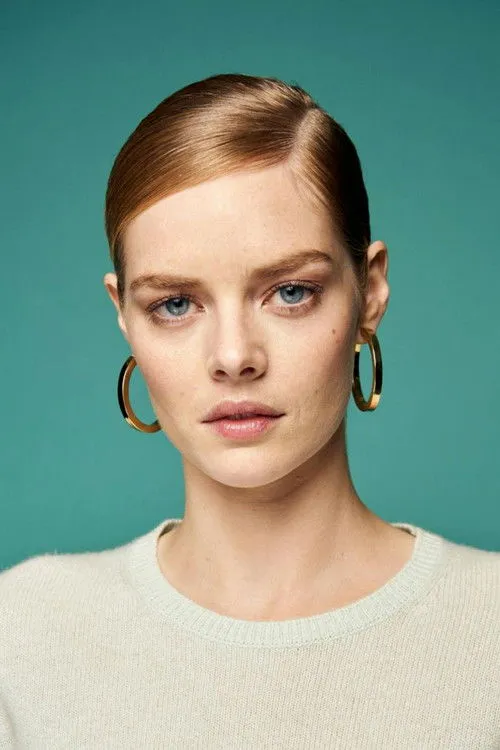 Samara Weaving photo