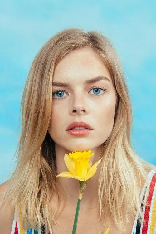 Samara Weaving photo