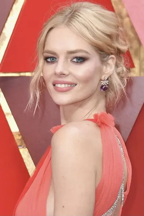 Samara Weaving photo