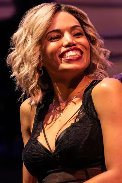Ciara Renée photo