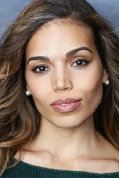 Ciara Renée photo