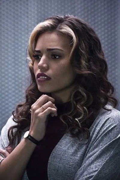Ciara Renée photo