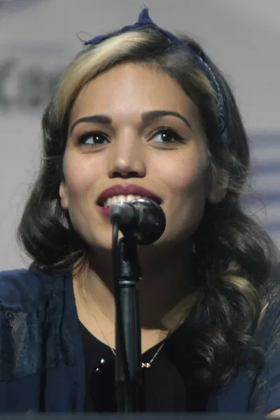 Ciara Renée photo