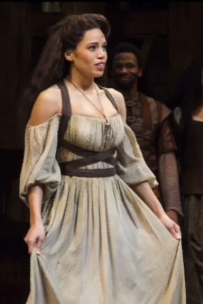 Ciara Renée photo
