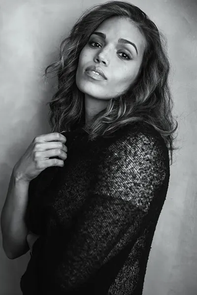 Ciara Renée photo
