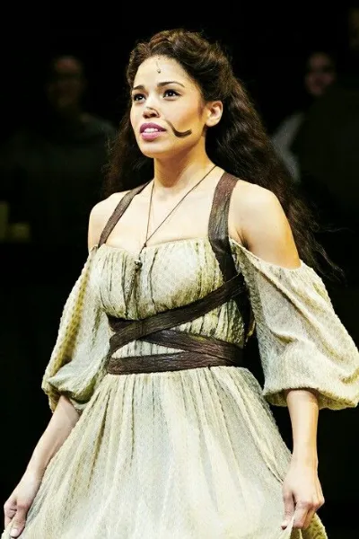 Ciara Renée photo