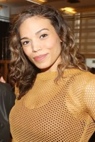 Ciara Renée photo
