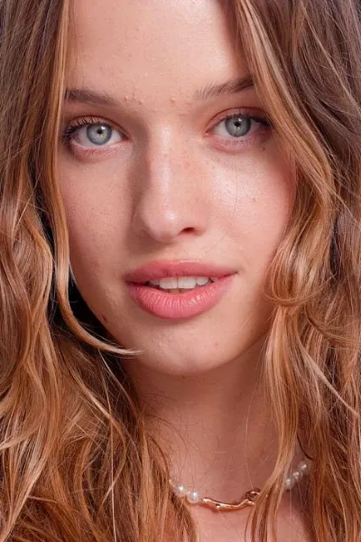 Ever Anderson photo
