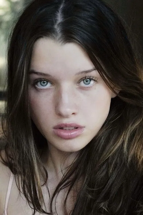 Ever Anderson photo