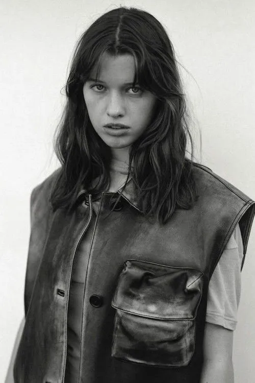 Ever Anderson photo