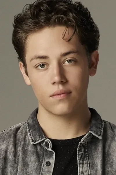Ethan Cutkosky photo