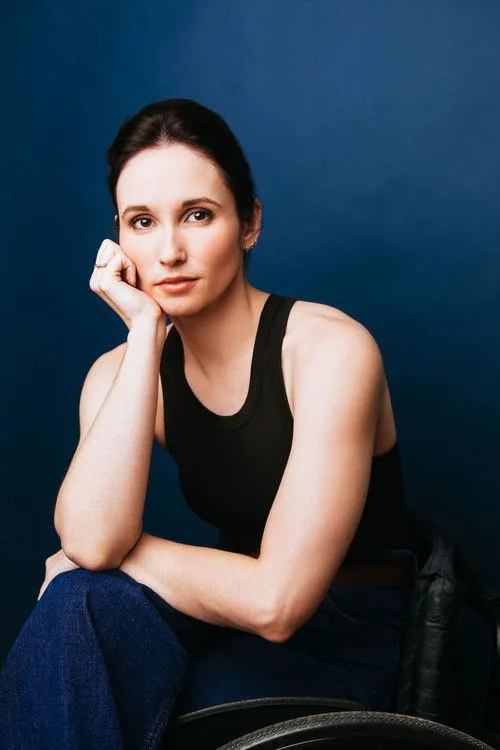 Jenna Bainbridge photo