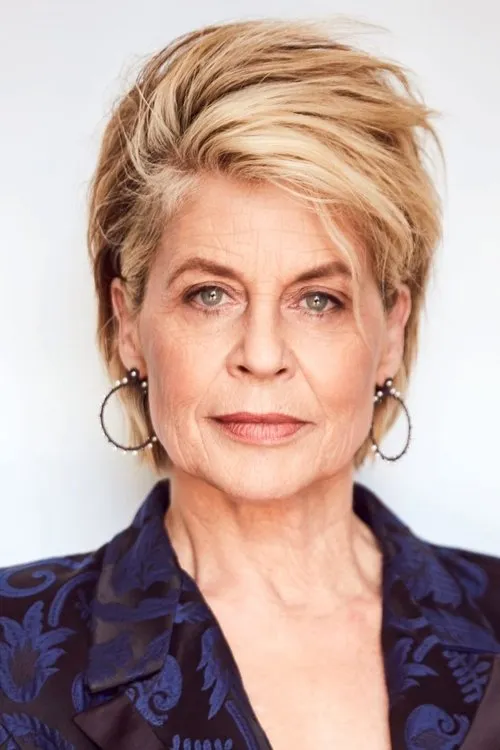 Linda Hamilton photo