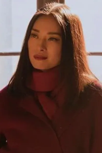 Van Veronica Ngo photo