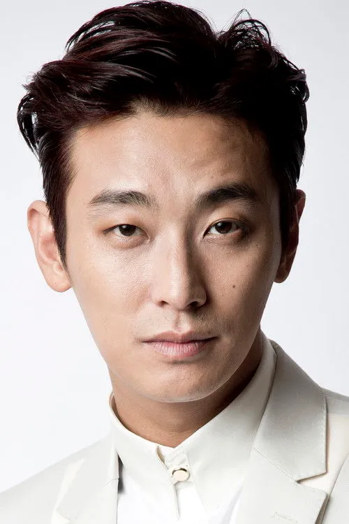 Ju Ji-hoon photo