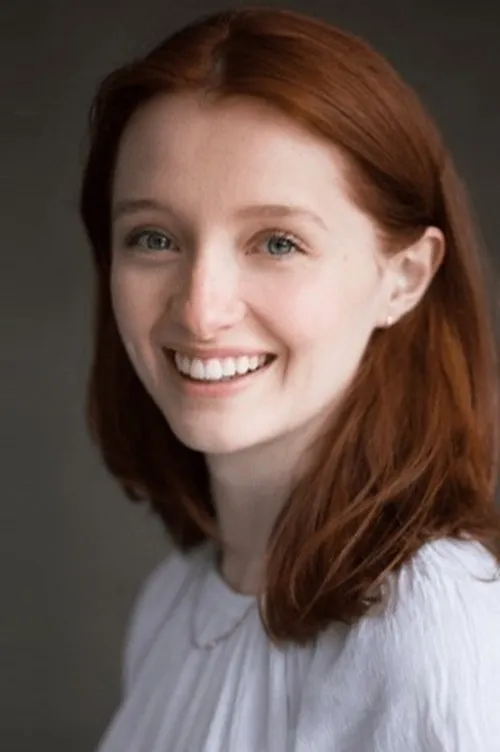 Poppy Gilbert photo