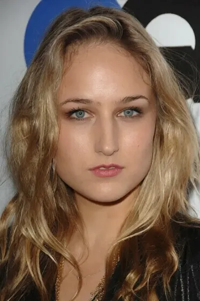 Leelee Sobieski photo