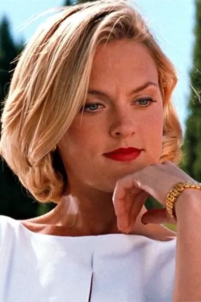 Elaine Hendrix photo