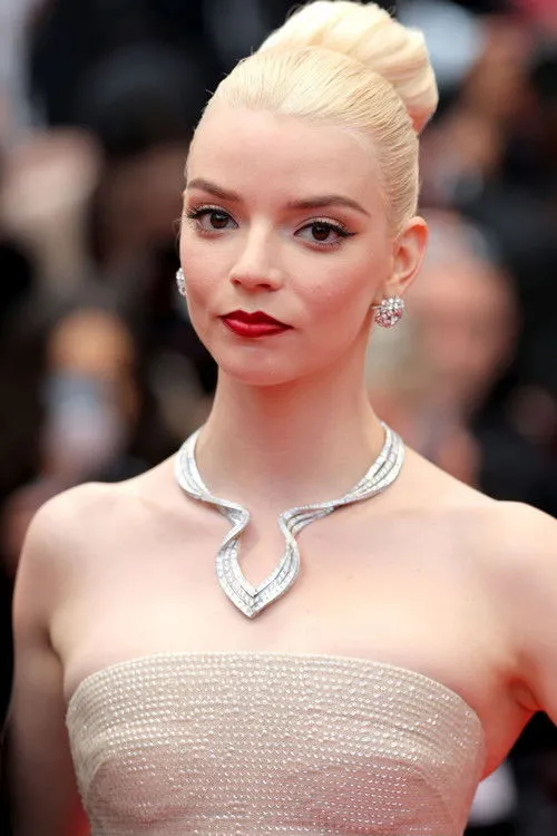 Anya Taylor-Joy photo