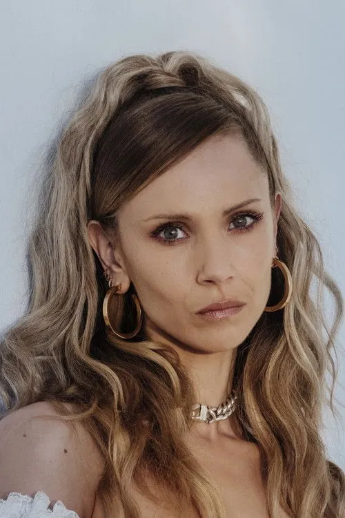 Juno Temple photo