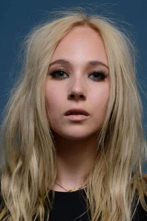 Juno Temple photo