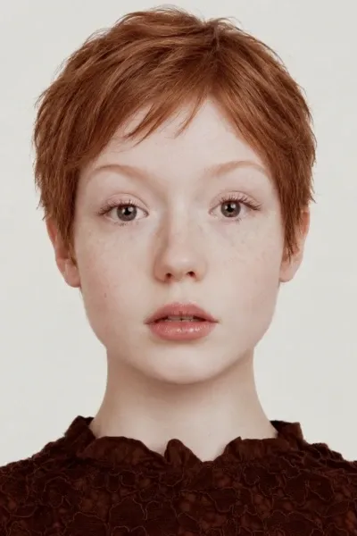 Layla Burns photo