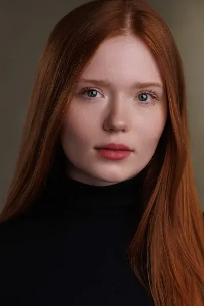 Layla Burns photo