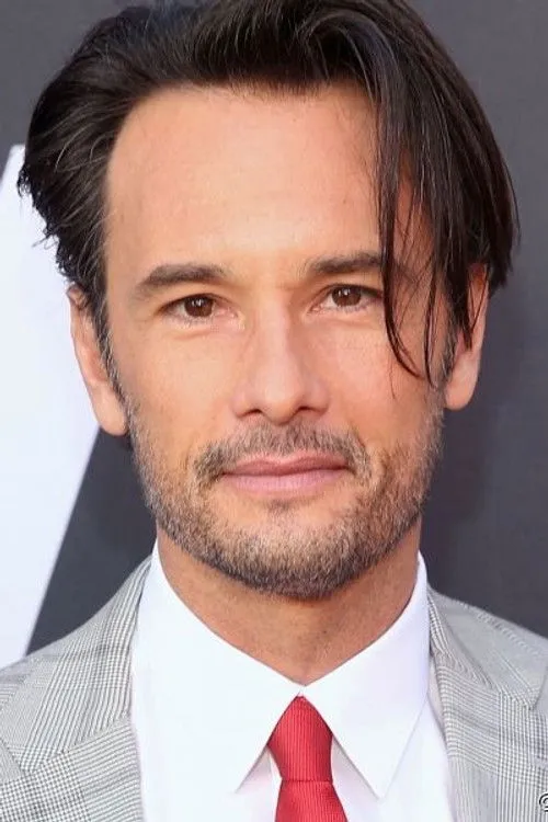Rodrigo Santoro photo