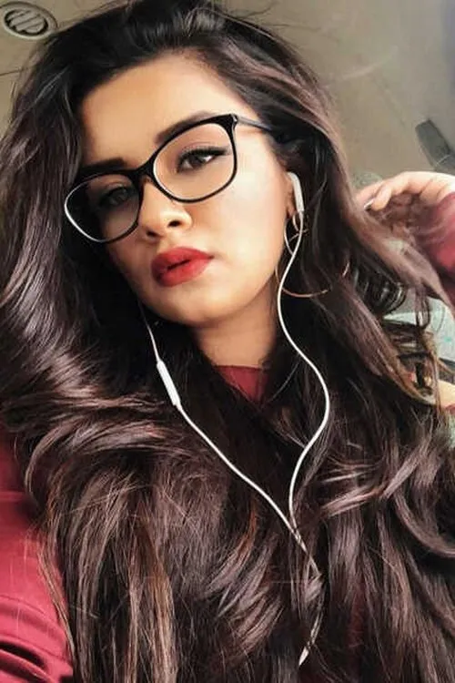 Avneet Kaur photo