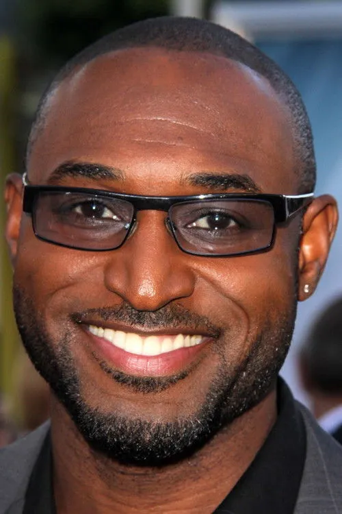 Adrian Holmes photo