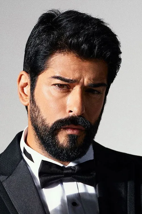 Burak Özçivit photo