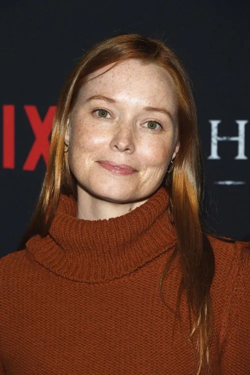Samantha Sloyan photo