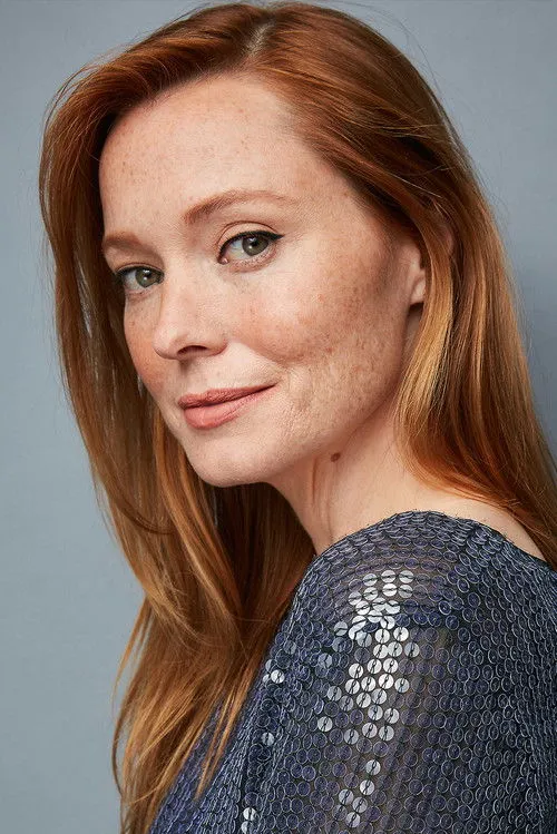 Samantha Sloyan photo