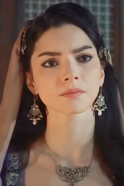 Merve Boluğur photo