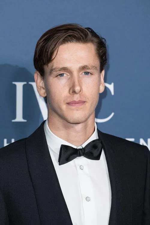 Harris Dickinson photo