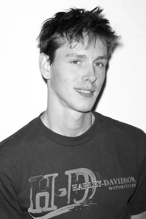 Harris Dickinson photo