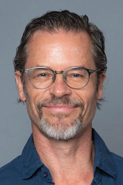 Guy Pearce photo